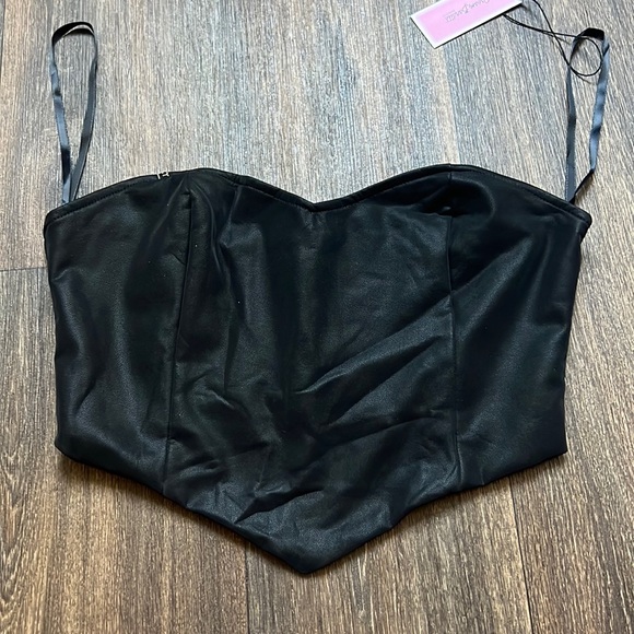 Dream Bandits Hearts on Fire Crop Top - Picture 2 of 7